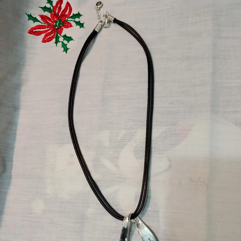 🖤NWOT 1946 Large Hammered Silver Pendant Double Black Cord Necklace (20